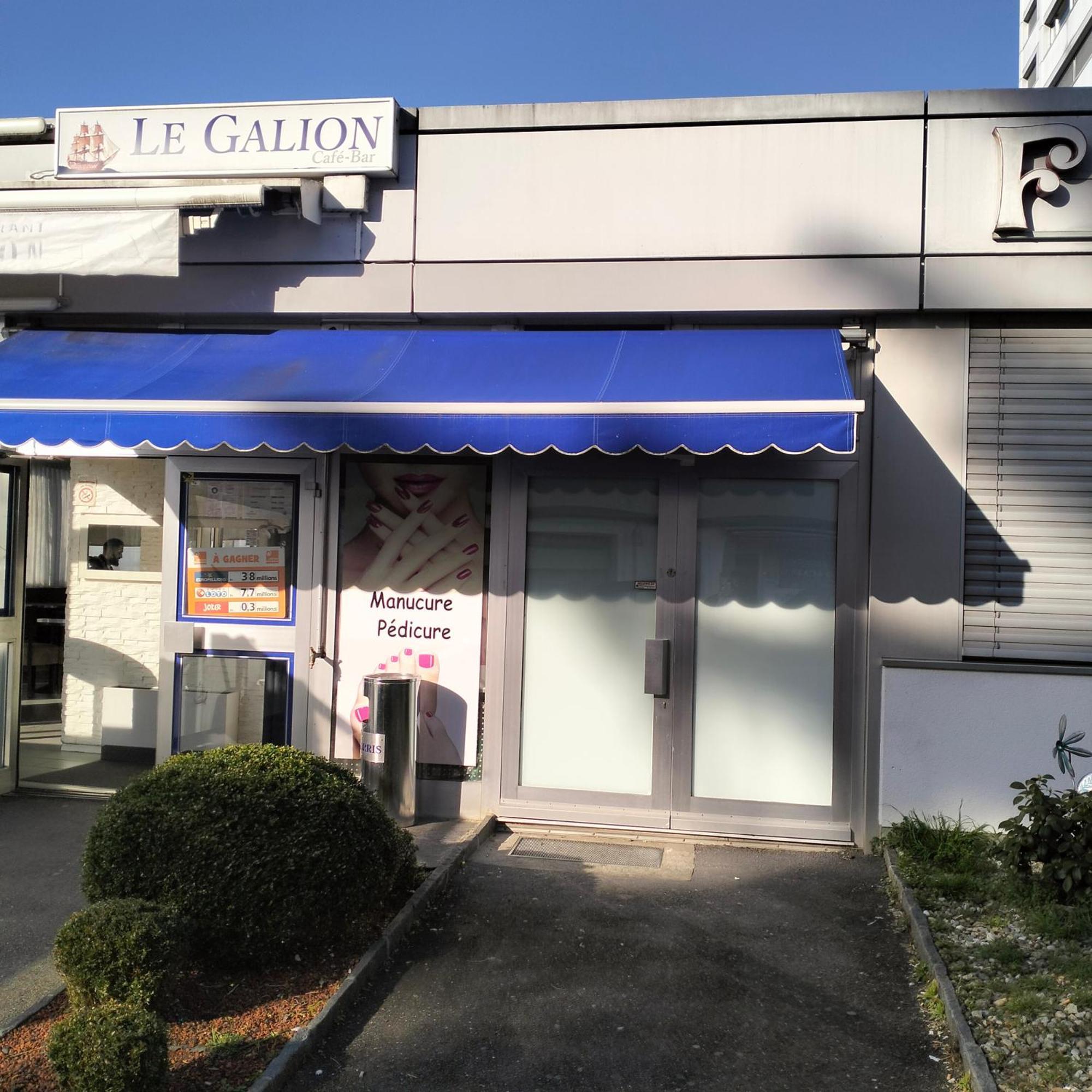 Business And Jacouzzi In